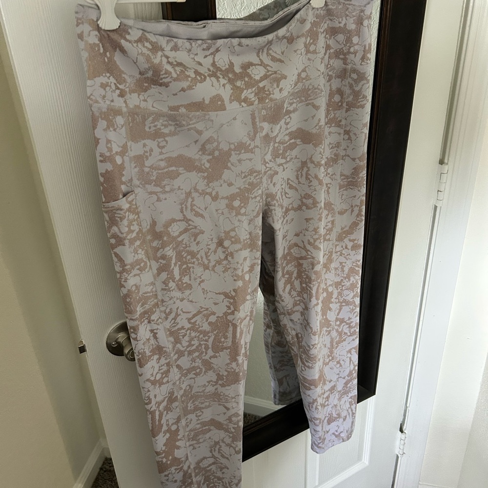 Lilly Pulitzer Beige and White Leggings